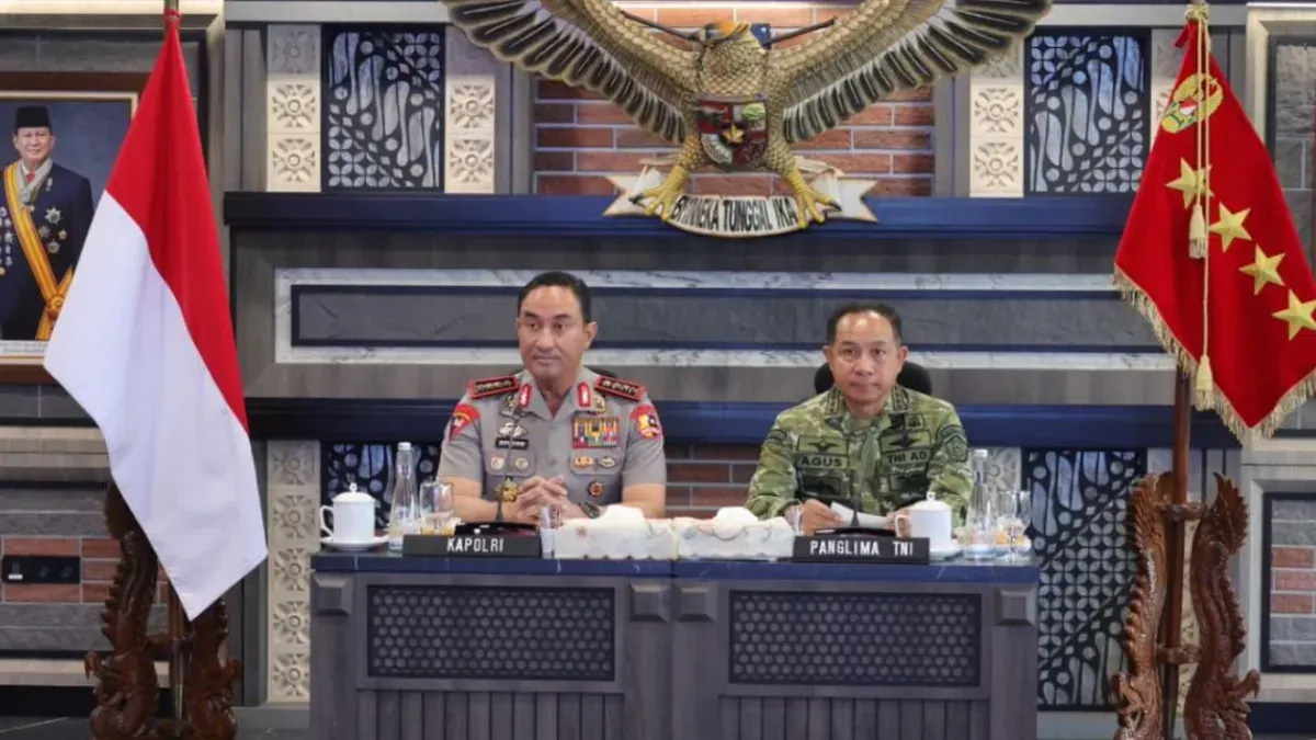 Kapolri Jenderal Polisi Suyudi Ario Seto (kiri) menemui Panglima TNI Jenderal TNI Agus Subiyanto (kana) di Mabes TNI, Cilangkap, Jakarta Timur, Senin, 19 September 2026. (Sumber: Mabes Polri)