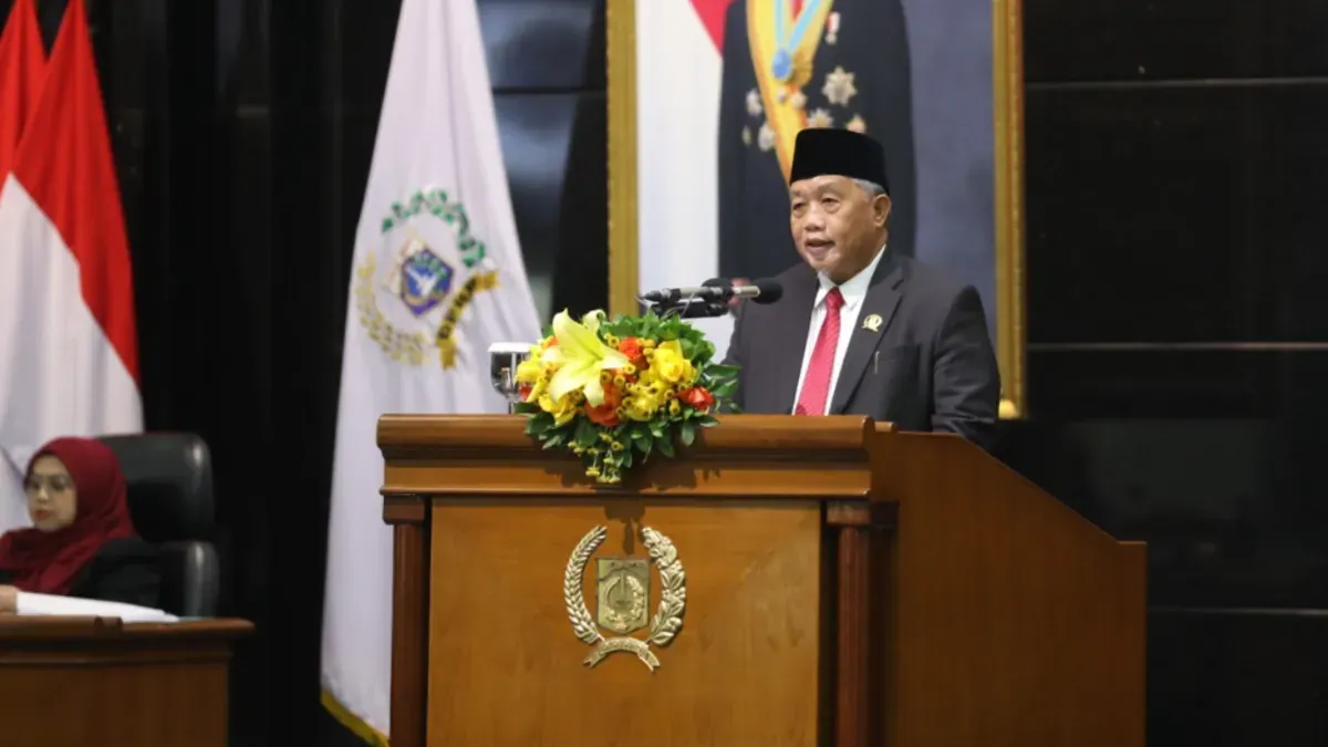 Anggota Fraksi PKS Abdurrahman Suhaimi dalam Rapat Paripurna DPRD DKI Jakarta terhadap Ranperda APBD 2027, Senin (19/10). (Sumber: ddjp)
