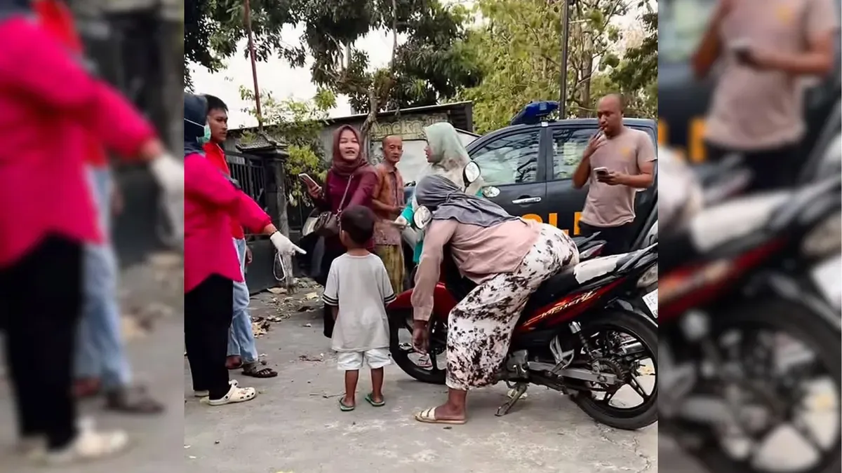 Seorang ibu di Ponorogo meninggal dunia di atas motor saat ingin berobat (Dok. Threads/@aishsholihah)