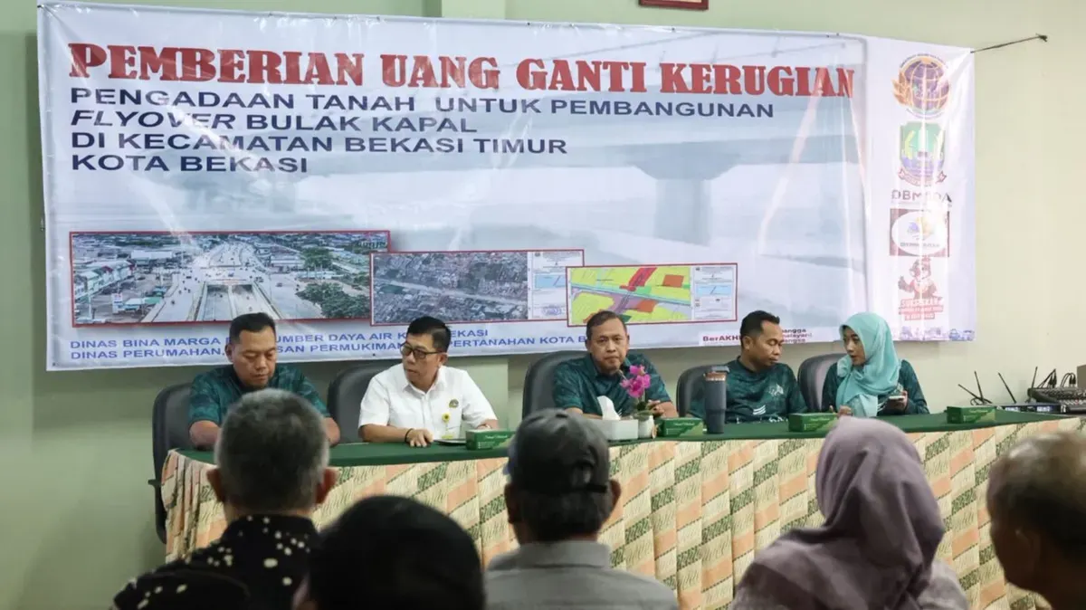 Proses pembayaran penggantian tanah untuk pembangunan Flyover Bulak Kapal di Kantor Kecamatan Bekasi Timur, Kota Bekasi, Selasa, 20 Oktober 2026. (Sumber: Dok. Istimewa)
