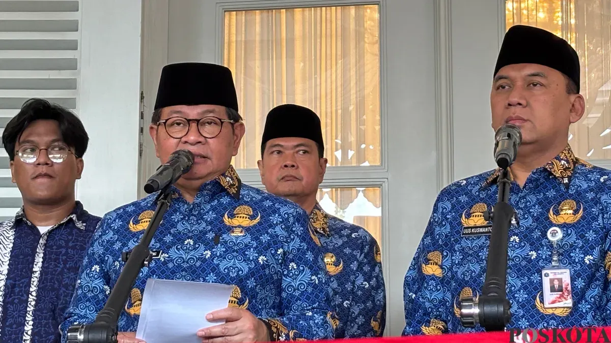 Gubernur DKI Jakarta, Pramono Anung saat memberikan imbauan untuk para peserta demonstrasi. (Sumber: Poskota/Syifa)
