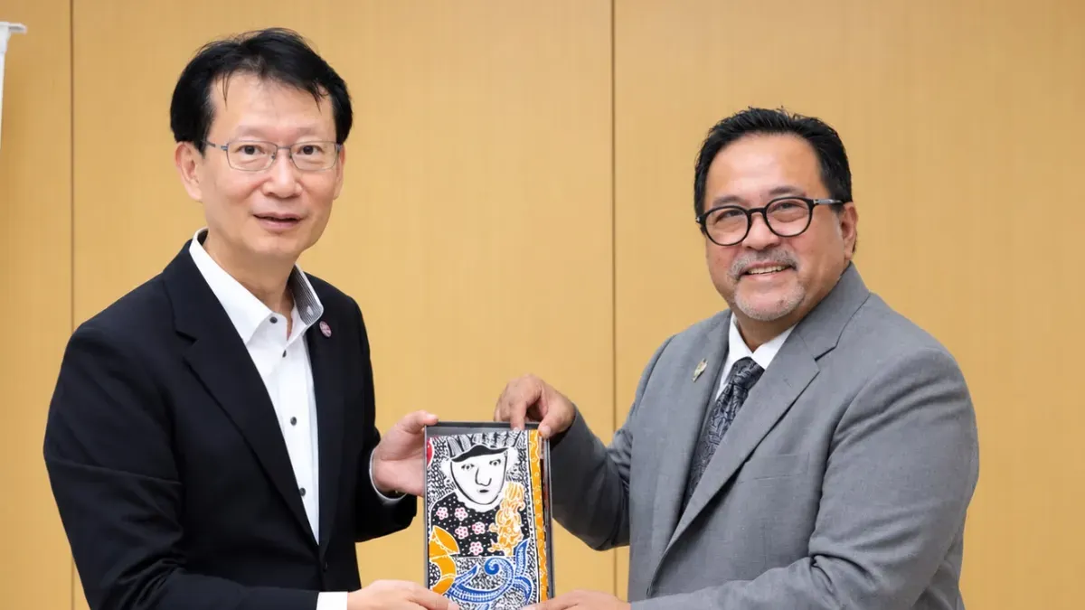 Wakil Gubernur DKI Jakarta, Rano Karno (kanan) bersama Wakil Gubernur Tokyo, Tomohide Sato (kiri) di Tokyo Metropolitan Goverment, Selasa, 27 Oktober 2026. (Sumber: Pemprov DKI Jakarta)