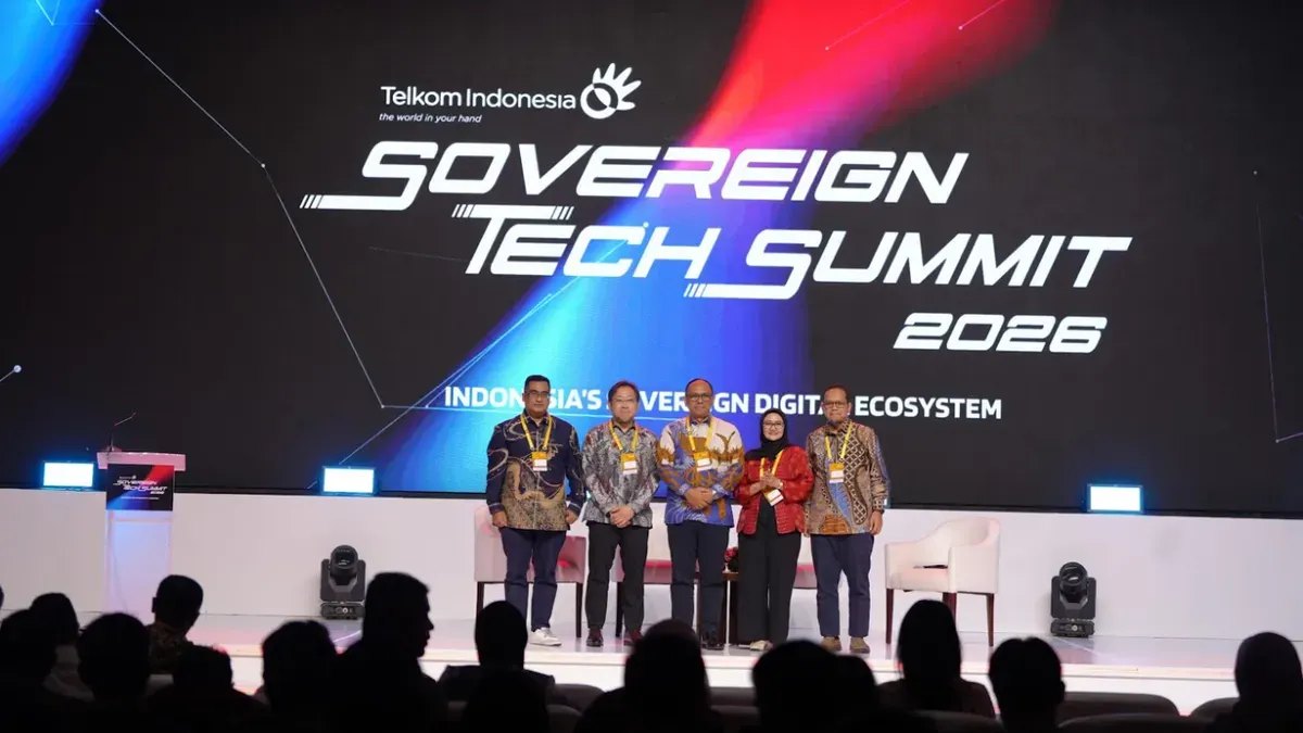 Chief of Product Telin Azmal Yahya memberikan paparannya dalam sesi diskusi pada agenda Bali Tech Week (BTW) 2026. (Sumber: Telkom)
