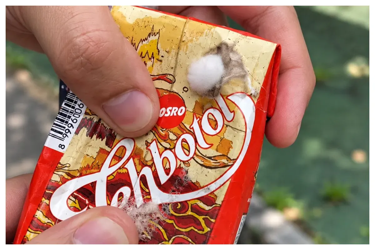 Teh Botol Sosro viral diduga mengandung sabun saat demo 28 Oktober 2026. (Sumber: X/@peopletodayco)
