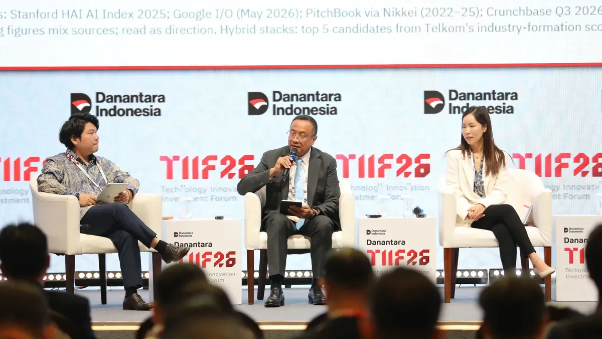 Plenary sesi “The Next Industrial Wave: Which Technologies Will Create New Global Industries?” pada hari kedua DTIIF 2026 di Jakarta, Selasa, 27 Oktober 2026. (Sumber: Dok. Telkom)