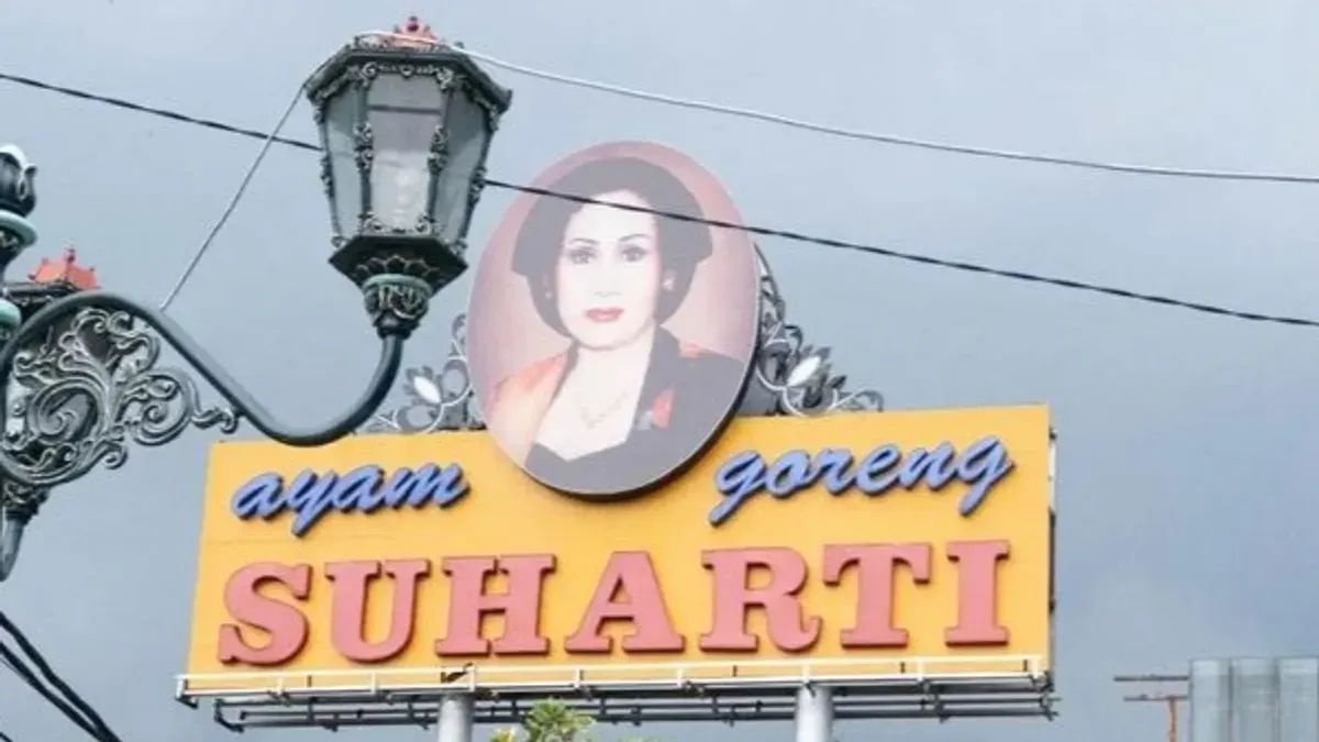 Pendiri Rumah Makan Ayam Goreng Suharti, yakni Hj Suharti meninggal dunia pada Jumat, 30 Oktober 2026. (Sumber: Facebook/Ayam Goreng Suharti)