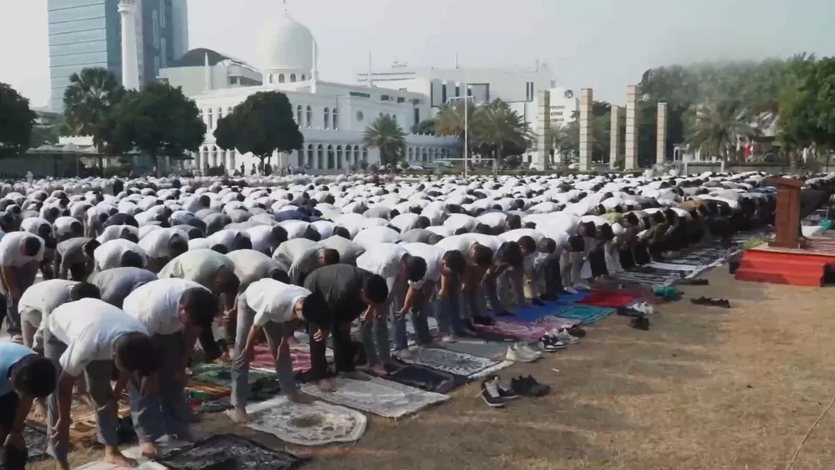 Kegiatan salat Istisqa di Lapangan Hijau Masjid Agung Al Azhar, Kebayoran Baru, Jakarta Selatan, Selasa, 1 September 2026, pagi. (Sumber: Dok. Istimewa)