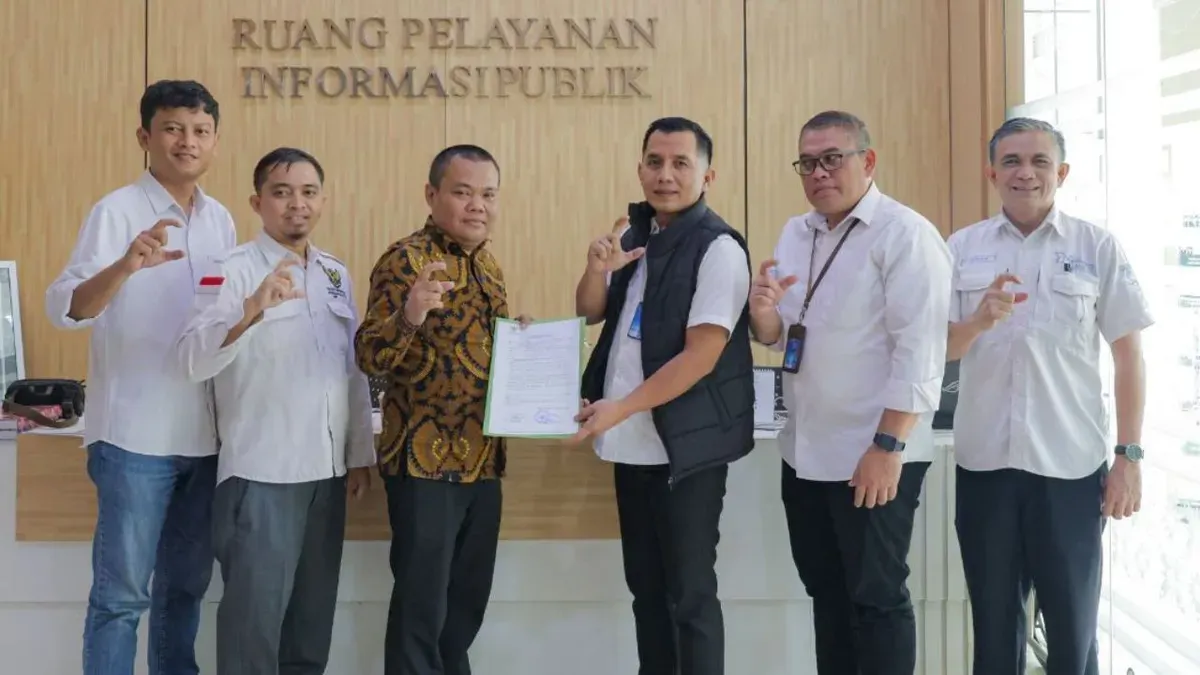 Wakil Wali Kota Tangsel, Pilar Saga Ichsan meninjau pembangunan turap dan bronjong, Rabu, 2 September 2026. (Sumber: Dok. Istimewa)