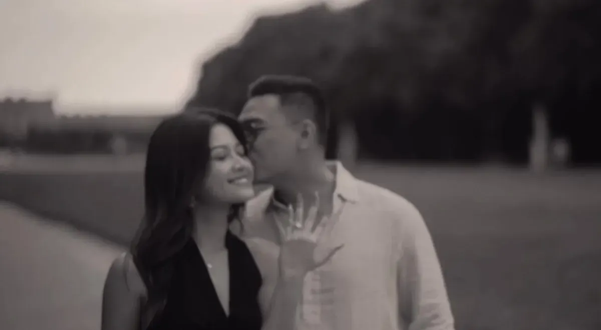 Aktris Yoriko Angeline membagikan momen bahagia saat dilamar oleh sang kekashih, Aldio Oekon. (Sumber: Instagram/@yorikooangln)