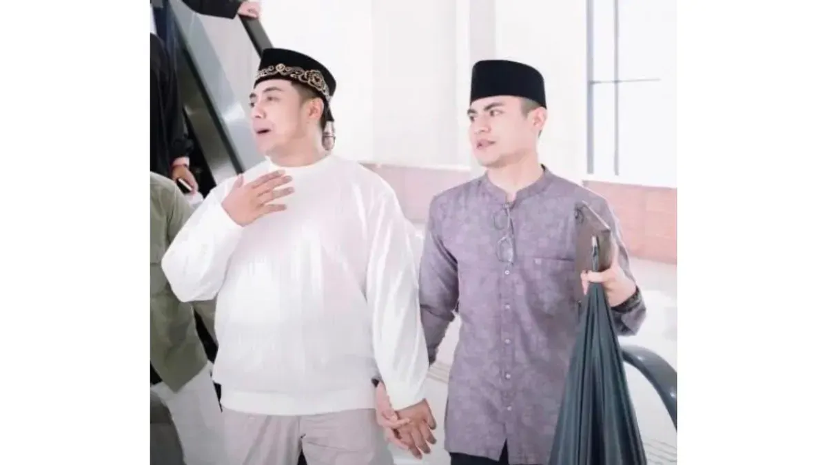 Foto Ustaz Riza Muhammad yang diduga memperlihatkan dirinya bersama seorang pria hingga muncul isu orientasi seksual. (Sumber: X/@alayy)