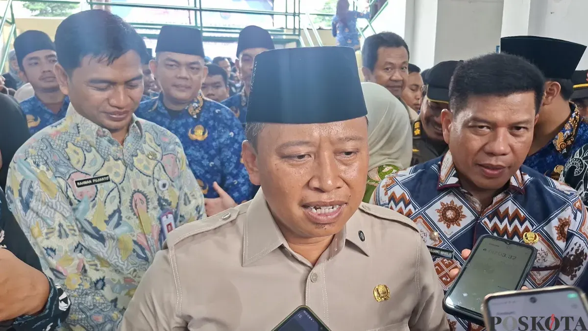 Wali Kota Depok Supian Suri saat menghadiri kegiatan masyarakat di Depok. (Sumber: Pos Kota/Angga)