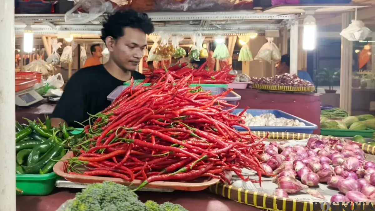 Cabai merah keriting, cabai rawit merah alami kenaikan harga, Kamis, 10 September 2026. (Sumber: Pos Kota/ Ali Mansur)