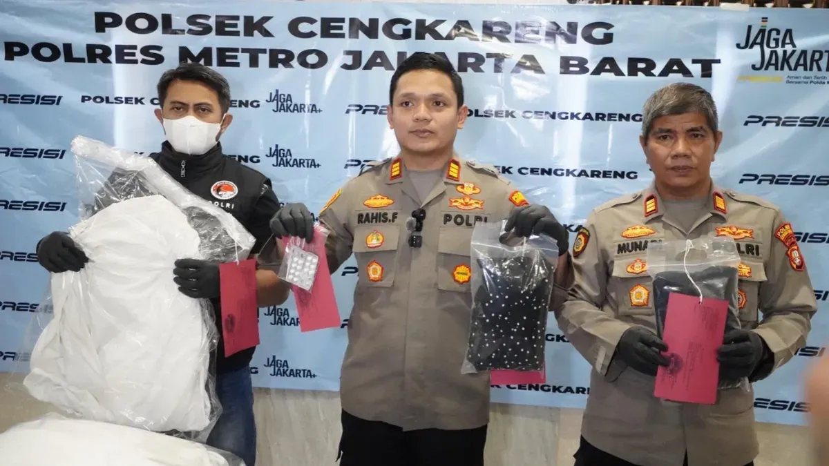 Polsek Cengkareng AKP Rahis Fathlillah menggelar konferensi pers terkait tewasnya seorang mahasiswi setelah karaoke dan konsumsi narkoba. (Sumber: Polsek Cengkareng)