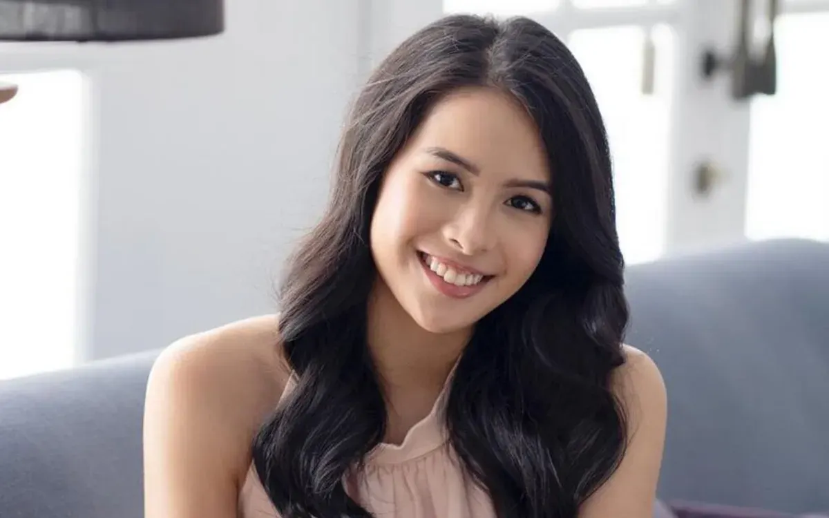 Maudy Ayunda kembali menjadi perbincangan setelah konten mindfulness di tengah derasnya berita buruk memicu kritik warganet di Threads. (Sumber: Instagram/@maudyayunda)
