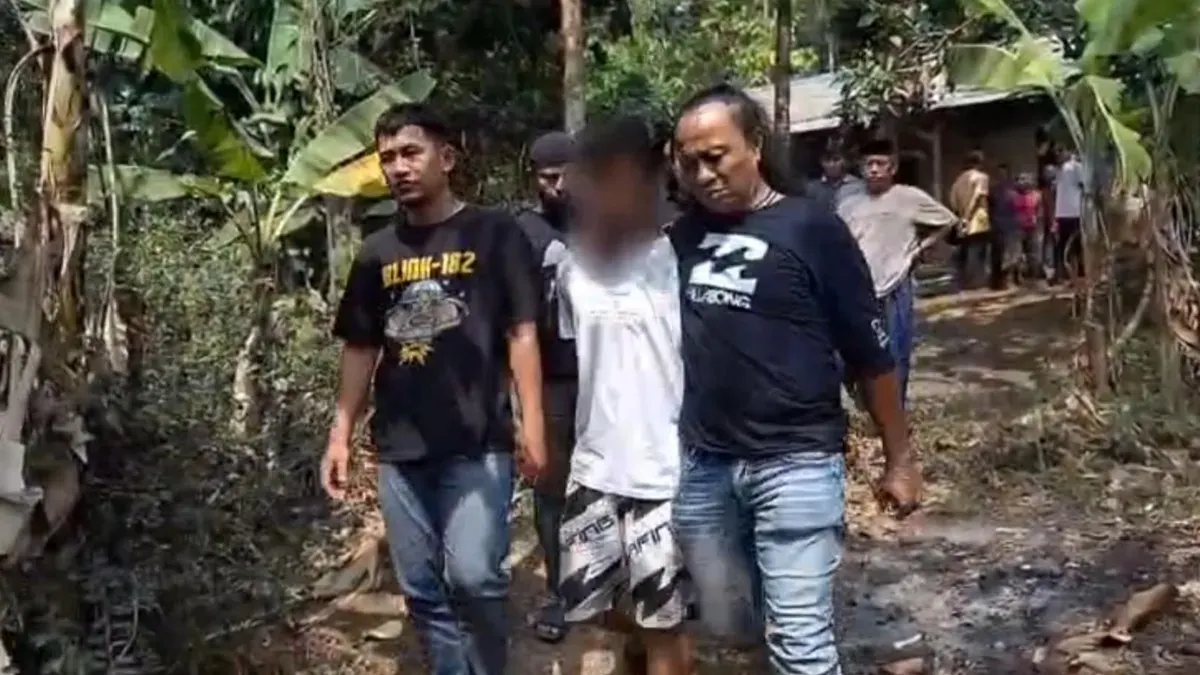 Seorang pria berinisial SMA ditangkap SMA ditangkap aparat kepolisian karena diduga membunuh wanita bernama Intan Rahmania, 19 tahun, warga Ciampea, Kabupaten Bogor, Jawa Barat. (Sumber: Polda Metro Jaya)