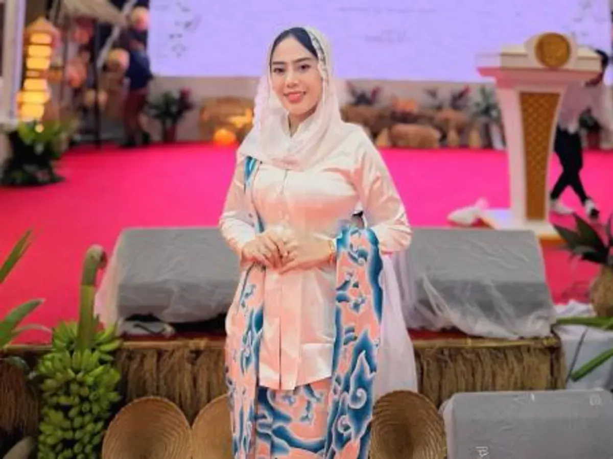 Penyanyi Kanaya Whu meninggalkan kenangan mendalam bagi sahabatnya, Oghel Zulvianto, termasuk rencana Umrah bersama yang belum terwujud. (Sumber: Instagram)