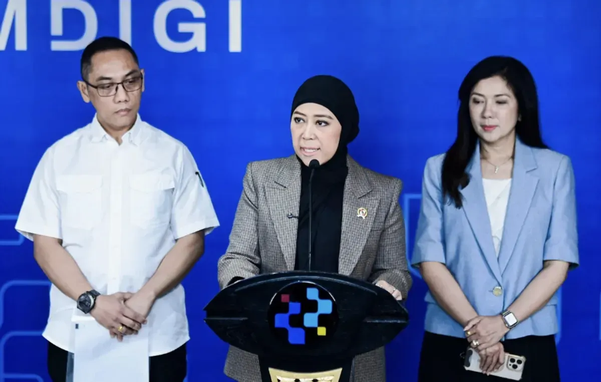 Menteri Komunikasi dan Digital Meutya Hafid menyampaikan perkembangan penerapan PP TUNAS dan klasifikasi risiko platform digital terhadap anak di Jakarta. (Sumber: Komdigi)