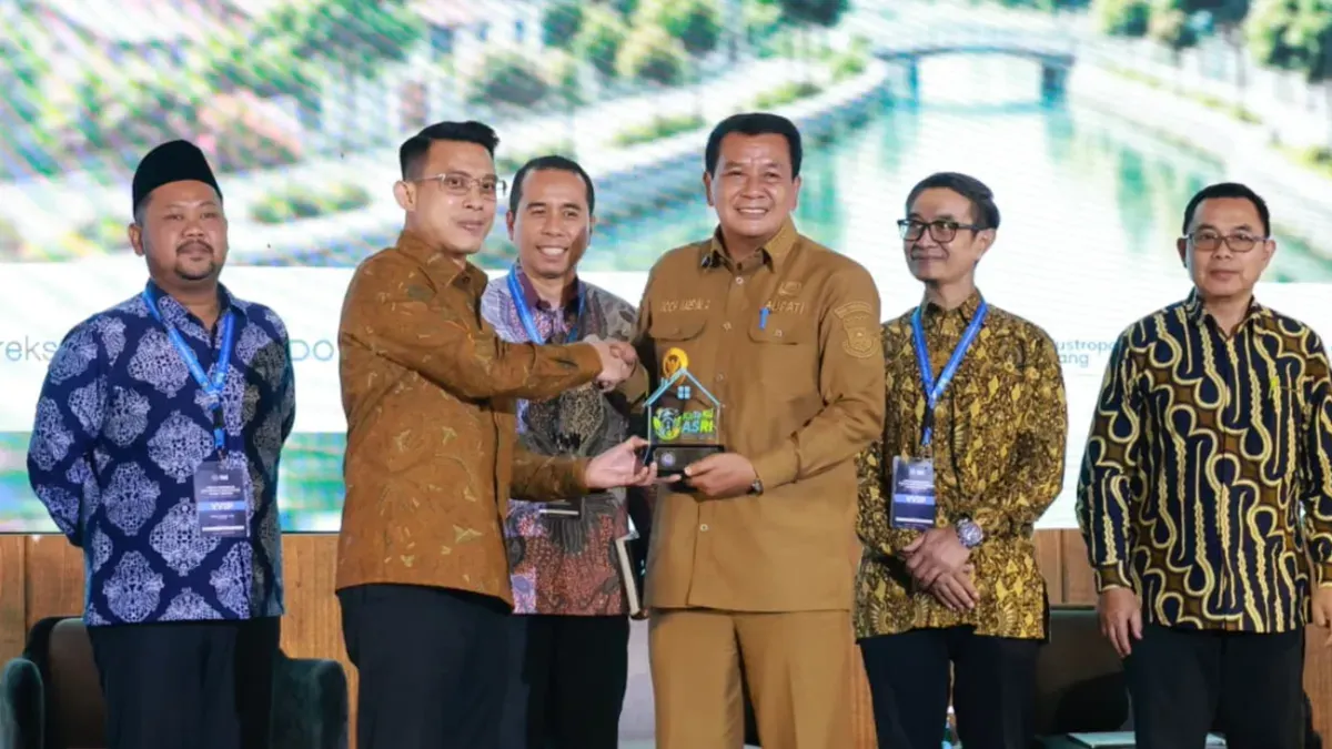 Bupati Tangerang, Maesyal Rasyid (tengah). (Sumber: Istimewa)