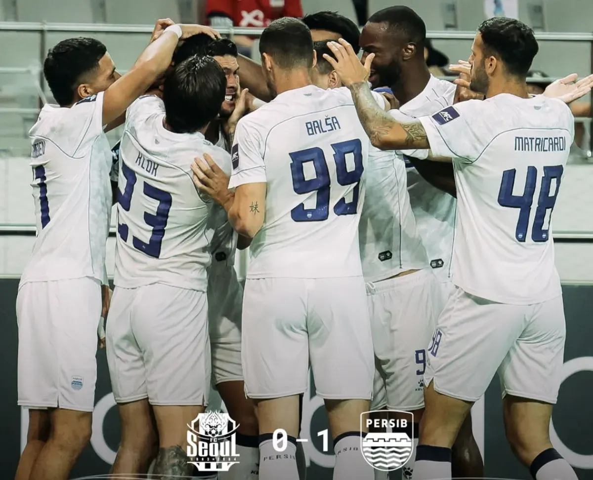 Julio Cesar mencetak gol kemenangan Persib Bandung saat menghadapi FC Seoul di Seoul World Cup Stadium, Rabu (16/9/2026). (Sumber: Persib)