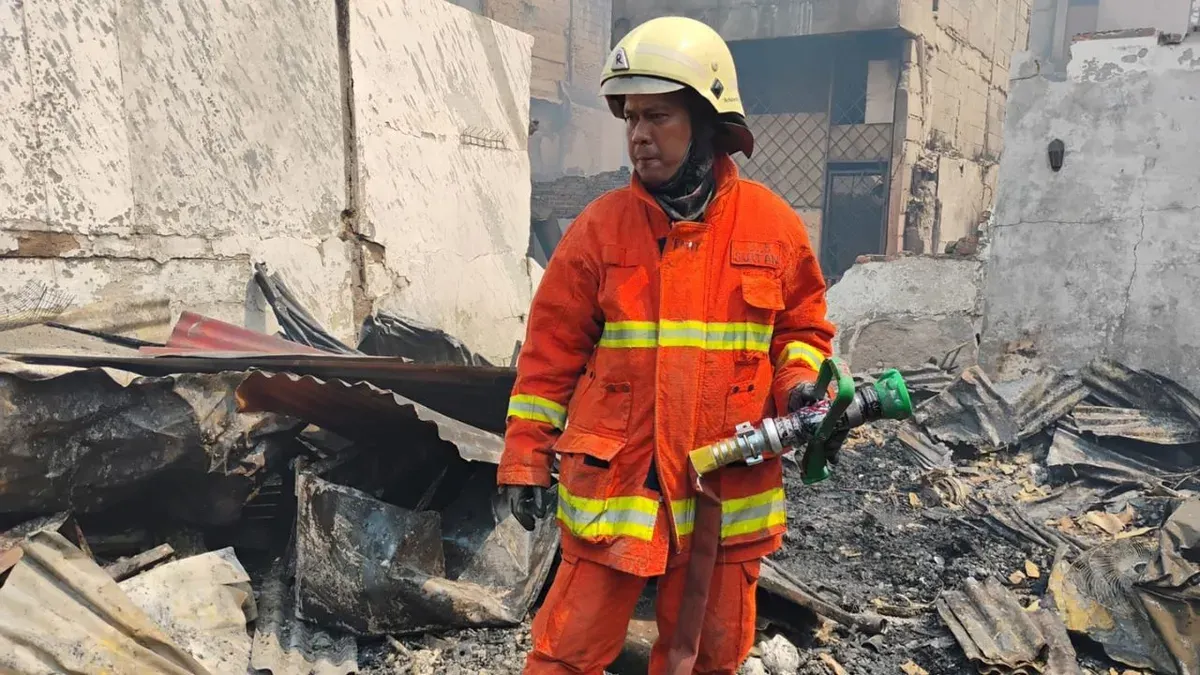 Radit (45) anggota Relawan Pemadam Kebakaran (Redkar) Kelurahan Sukabumi Selatan, Jakarta Selatan. (Sumber: Dok. Istimewa)