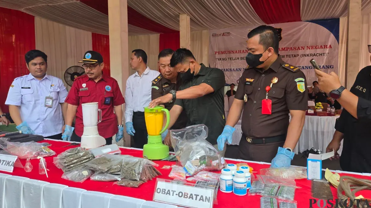 Pemusnahan barang bukti narkoba di Kejaksaan Negeri Kabupaten Tangerang. (Sumber: Pos Kota/Veronica)