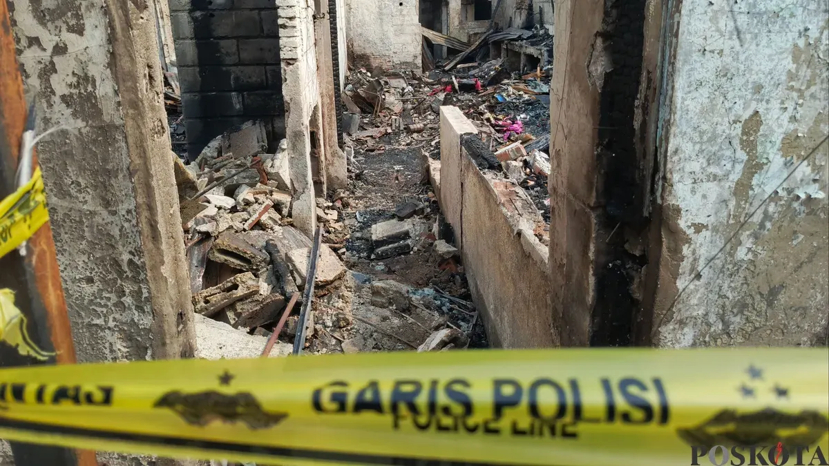 Penampakan pemukiman warga di wilayah Kebayoran Lama, Jakarta Selatan yang hangus setelah terbakar, Selasa, 22 September 2026. (Sumber: Poskota/Ali Mansur)