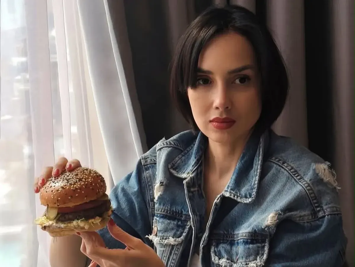 Isi pesan Sara Wijayanto soal hidup yang “berantakan” menjadi sorotan setelah gugatan cerai terhadap Demian Aditya diketahui publik (Sumber: Instagram/@sarawijayanto)