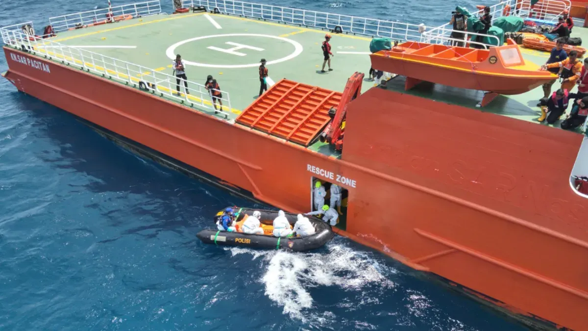 Potret operasi SAR kecelakaan kapal KM Virgo Transport 8 di Laut Jawa. (Sumber: Istimewa)