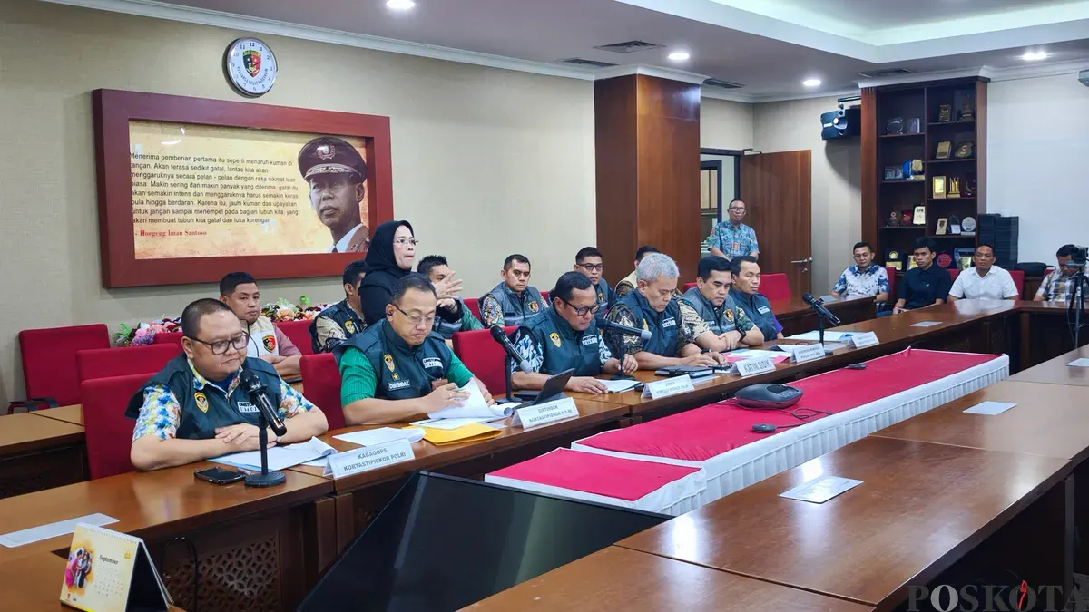 Konferensi pers Kortastipidkor Polri terkait penetapan Bupati Gowa Sitti Husniah Talenrang sebagai tersangka dugaan korupsi, Jumat, 25 September 2026. (Sumber: Poskota/Ali Mansur)