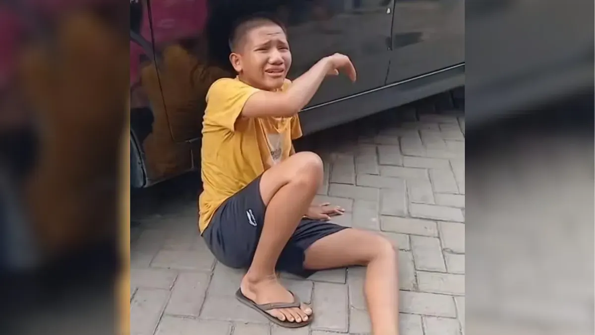 Korban jambret HP menangis (Dok. Tiktok/@jamrawan_8)