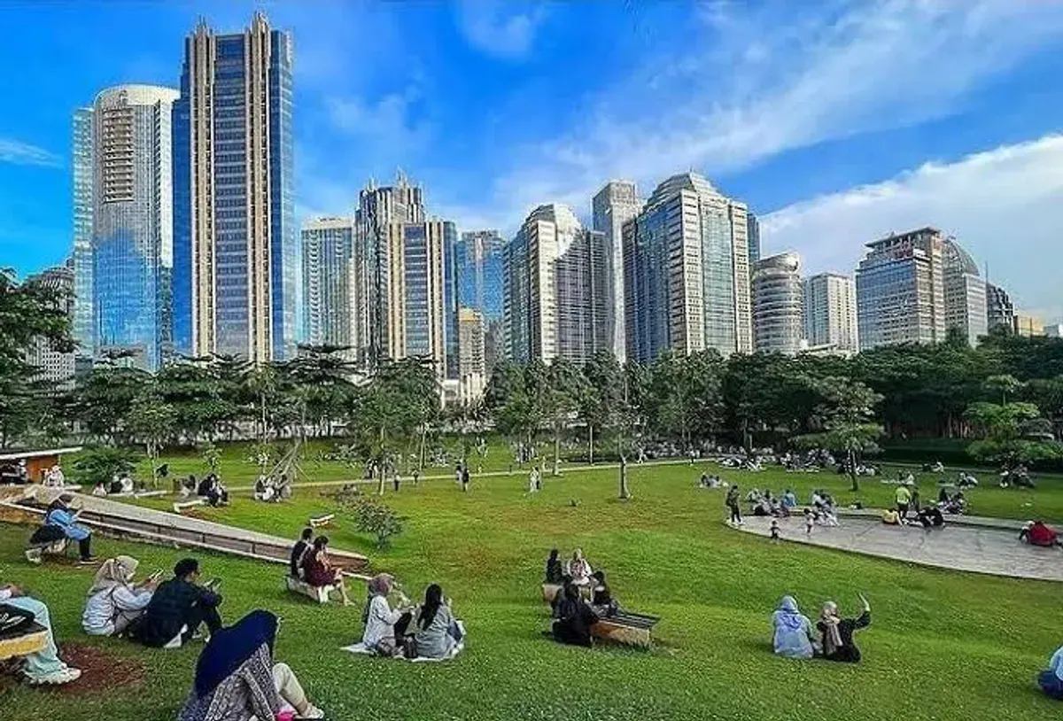 Sejumlah tempat di Jakarta menawarkan suasana berbeda untuk melepas penat, mulai dari ruang hijau hingga kawasan bersejarah. (Sumber: Instagram/@temantaman.jkt)