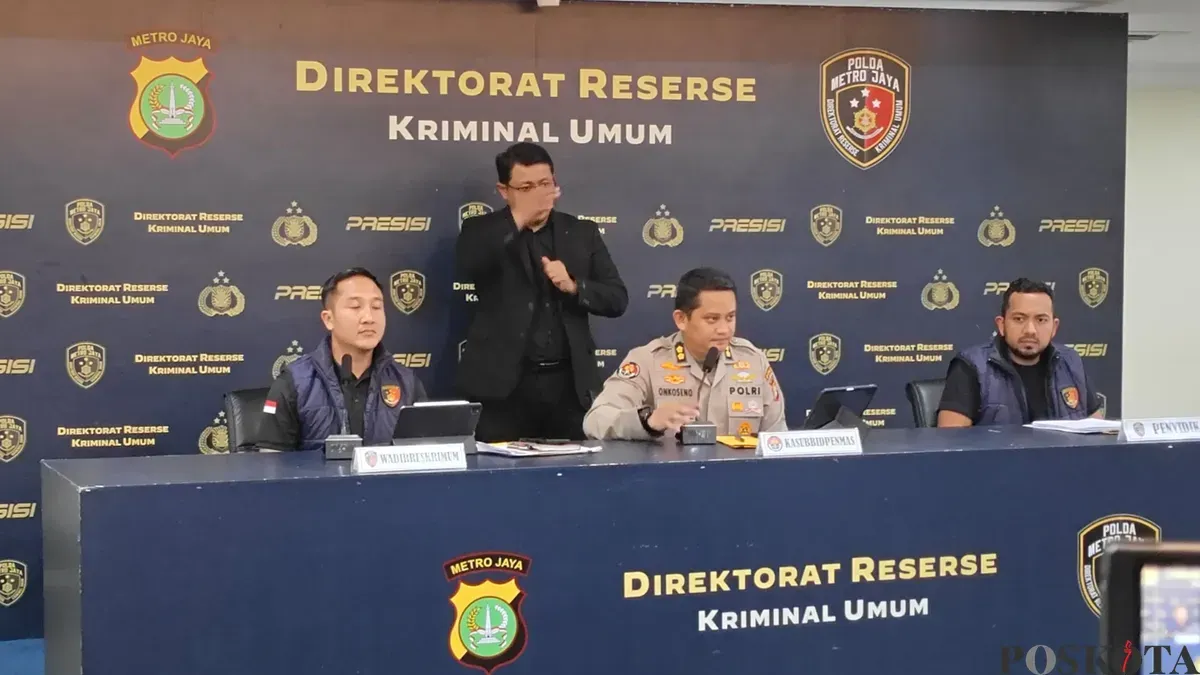 Jumpa pers penetapan tersangka kasus kecelakaan maut antara Kereta Api Argo Bromo Anggrek vs KRL di Bekasi Timur, Selasa, 29 September 2026. (Sumber: Poskota/Ali Mansur)