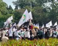 Potret aksi damai di kawasan Patung Kuda, Jakarta Pusat, Jumat, 19 Juni 2026 yang mendukung program Presiden Prabowo Subianto. (Sumber: Poskota/M. Tegar Jihad)