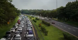 Kendaraan pemudik melintas di Tol Cikopo-Palimanan (Cipali), Subang, Jawa Barat, Sabtu, 29 Maret 2025. (Sumber: Poskota/Bilal Nugraha Ginanjar)