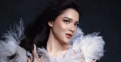 Potret Davina Karamoy yang digosipkan jadi selingkuhan mantan menteri. (Sumber: Instagram/@davinaakaramoy)