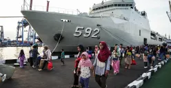 Jadwal diskon tiket mudik Lebaran 2026 untuk pesawat, kereta, dan kapal laut penting diketahui bagi para pemudik agar dapat merencanakan perjalanan secara matang. (Sumber: Poskota/Bilal Nugraha Ginanjar)