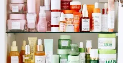 Simak tips lengkap menyimpan skincare agar tetap efektif. (Sumber: Pinterest/The Zoe Report)