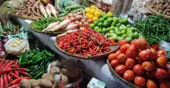 Sayuran di Pasar Tomang Barat, Grogol Petamburan, Jakarta Barat, Selasa, 8 April 2025. (Sumber: Poskota/Pandi Ramedhan)