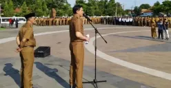 Bupati Indramayu, Lucky Hakim saat pimpin apel pagi pada Selasa, 8 April 2025. (Sumber: Instagram)