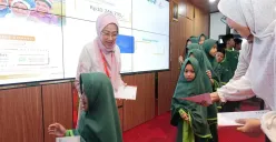 AdMedika menebar kebaikan dengan memberi santunan kepada anak-anak yatim dalam acara "Semarak Ramadan 2025" yang digelar di Telkom STO Gambir, Jakarta, Jumat, 21 Maret 2025, lalu. (Sumber: Corporate Communication PT Telkom Indonesia (Persero) Tbk)