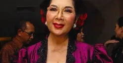 Potret Titiek Puspa yang merupakan salah satu musisi senior Indonesia. (Sumber: Instagram/titiekpuspa_official)