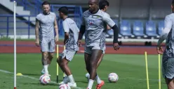 Strtiker Persib Bandung pengganti David da Silva kontra Bali United, Gervane Kastaneer sudah gabung latihan. (Sumber: persib.co.id)