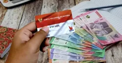Cek informasi lengkap mengenai pencairan 3 jenis bansos di April 2025, termasuk PIP, BLT-DD, dan BPNT Tahap 1 dan 2. (Sumber: Pinterest)