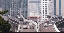 B2W kritik rute SilaturahRide 2025 karena gunakan JLNT Casablanca, yang dilarang untuk sepeda. Mereka minta Pemprov taat hukum dan libatkan komunitas dalam perencanaan. (Sumber: Capture Instagram @wibisono.ari)