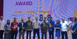 Momen Pemprov Jakarta menerima penghargaan Best Use of Image dalam ajang Global Social Media Summit (GSMS) 2025, Kamis, 17 April 2025. (Sumber: Dok. Kominfotik Jakarta)