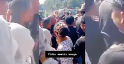 Polisi mengamankan seorang sopir bus yang diduga lakukan aksi tidak senonoh terhadap wisatawan Pantai Drini, Gunungkidul, Yoyakarta, pada Sabtu, 19 April 2025. (Sumber: X/@merapi_uncover)
