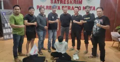 Pelaku ML di Gedung Satreskrim Polresta Serang Kota usai ditangkap Tim Resmob di rumahnya dalam kasus pembunuhan disertai mutilasi. (Sumber: Humas Polresta Serang)