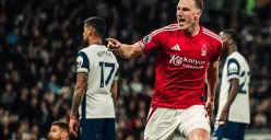Striker Nottingham Forest, Chris Wood merayakan gol ke gawang Tottenham Hotspur. (Sumber: Instagram @officialnffc)