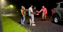 Potret TNI saat mendatangi Pusat Kegiatan Mahasiswa (Pusgiwa) UI pada 16 April 2025. (Sumber: Instagram/@pantauaparat)
