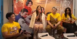 Direktur sekaligus Produser Kreatif NAC, Aisya Nabila dalam jumpa pers pengumuman pertunjukan Nex To Normal di kawasan Panglima Polim Raya, Kebayoran Baru, Jakarta Selatan, Senin, 21 April 2025. (Sumber: Poskota/Angga Pahlevi)